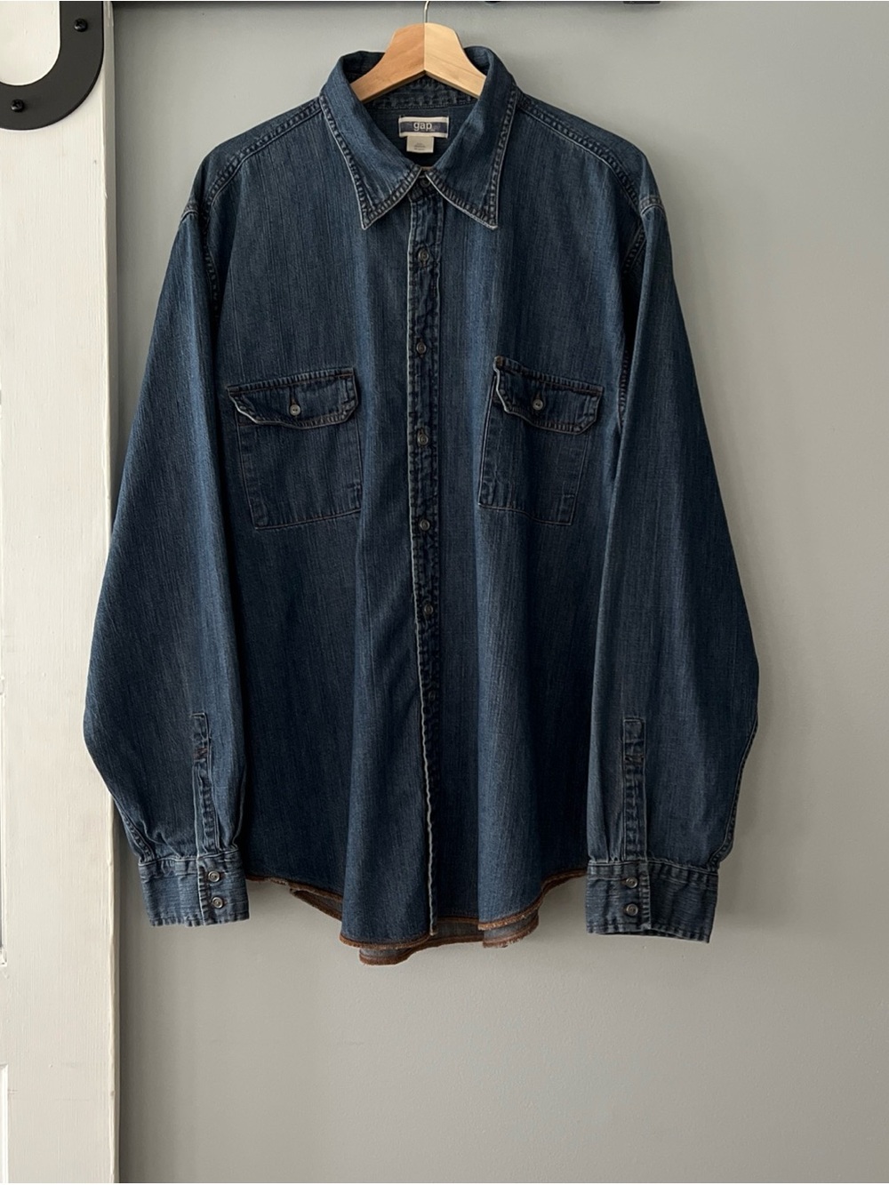 Vintage Y2K Gap Denim Shirt Men’s 2XL Long Sleeve Button Up Blue Jean Pockets